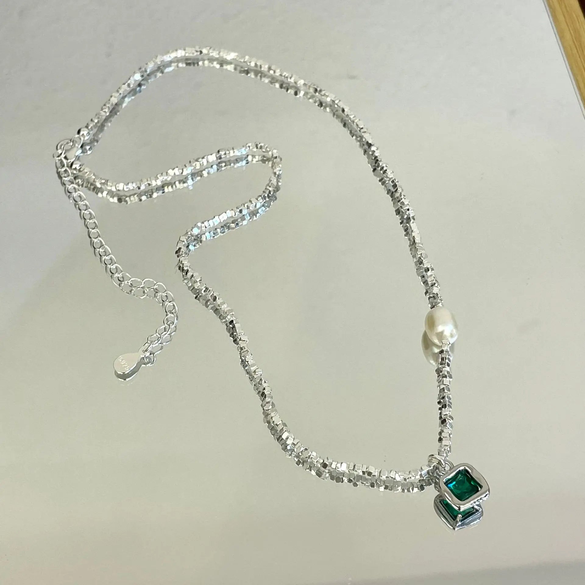 925 Sterling Silver Emerald Green Pendant Pearl Necklace for Women