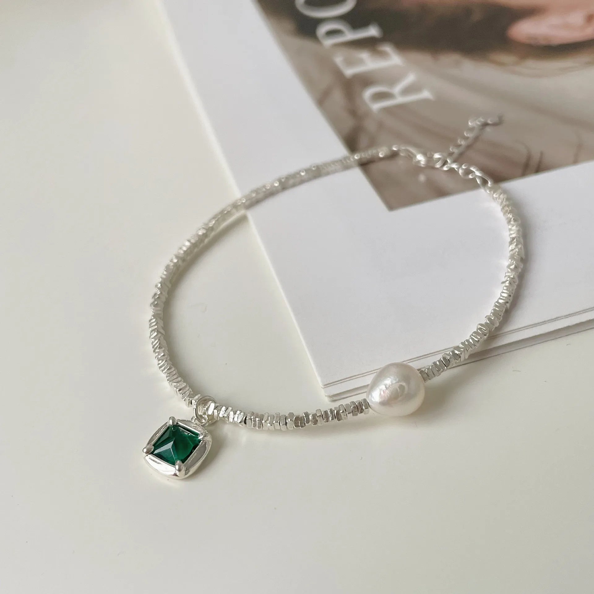 925 Sterling Silver Emerald Green Pendant Pearl Necklace for Women